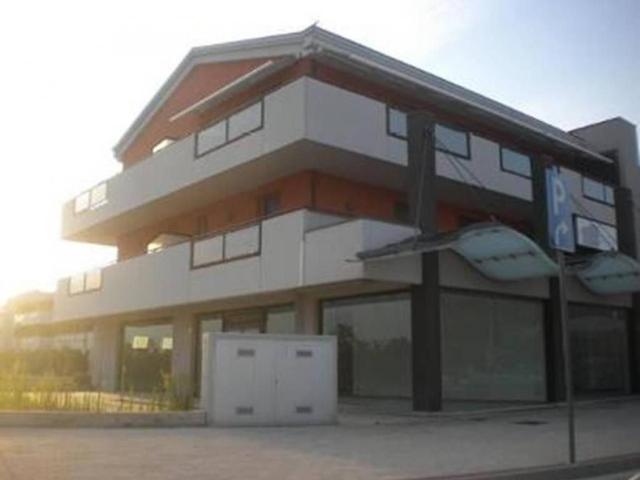 Locale Commerciale in vendita a Jesolo, Veneto