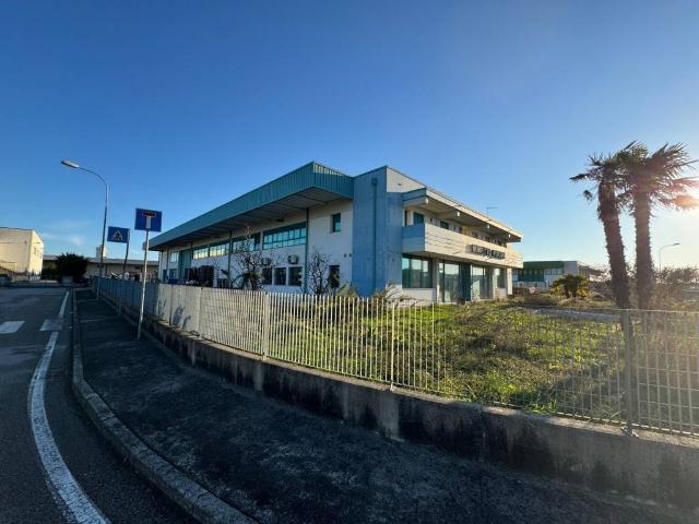 Locale Commerciale in vendita a Jesolo, Veneto