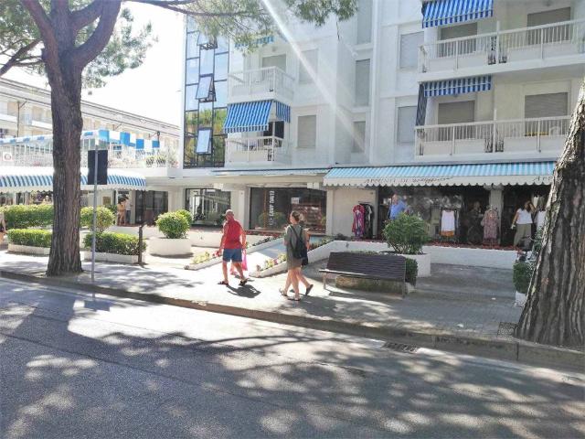 Locale Commerciale in vendita a Jesolo, Veneto