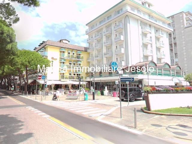 Locale Commerciale in vendita a Jesolo, Veneto