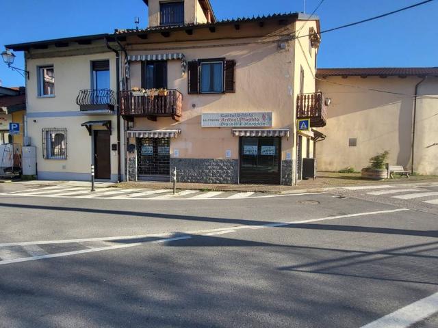 Locale Commerciale in vendita a Unione Montana di Comuni delle Valli di Lanzo, Ceronda e Casternone, Piemonte