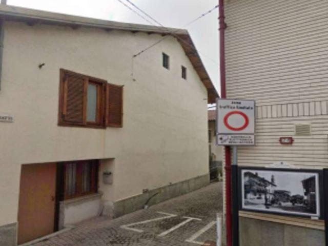 Locale Commerciale in vendita a Unione Montana di Comuni delle Valli di Lanzo, Ceronda e Casternone, Piemonte