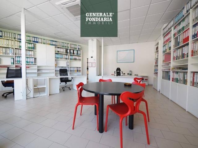 Locale Commerciale in vendita a Galere, La Spezia