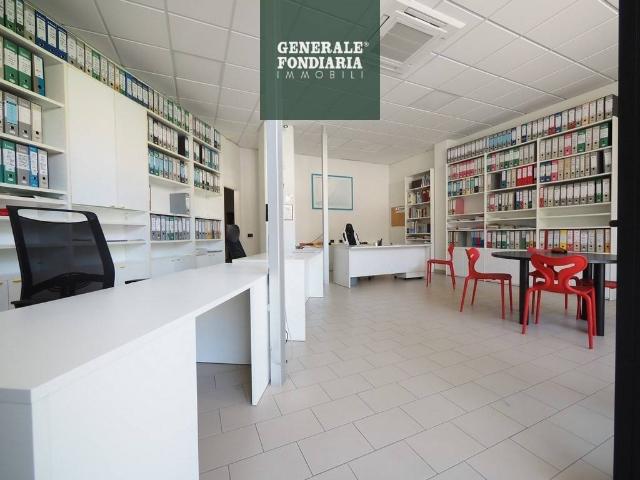 Locale Commerciale in vendita a Galere, La Spezia