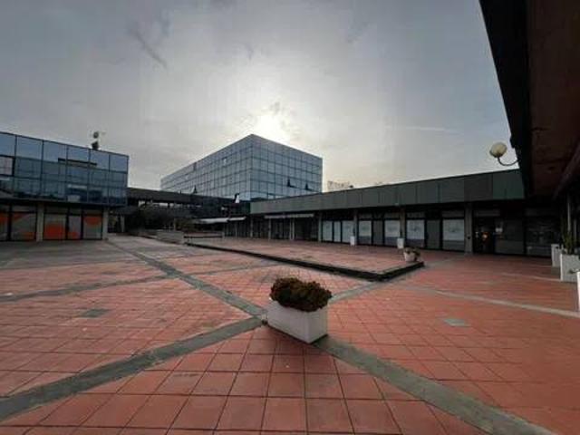 Locale Commerciale in vendita a La Spezia, Liguria
