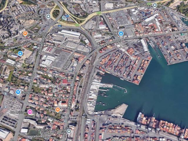 Locale Commerciale in vendita a La Spezia, Liguria