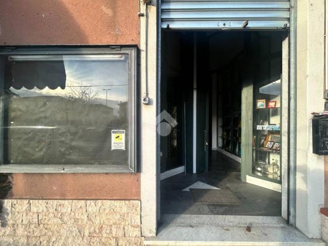 Locale Commerciale in vendita a Bragarina, La Spezia