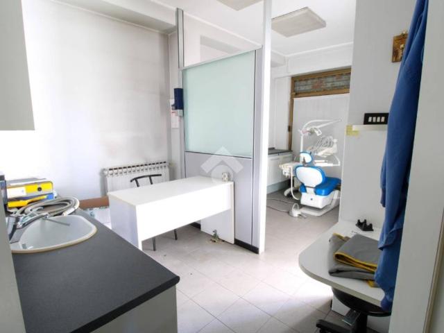 Locale Commerciale in vendita a Unione dei comuni della Valletta, Rovagnate