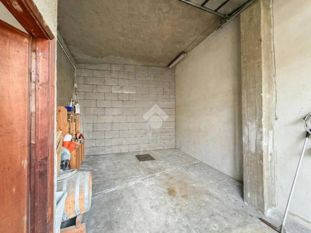 Locale Commerciale in vendita a Unione dei comuni della Valletta, Perego