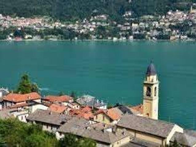 Locale Commerciale in vendita a Laglio, Lombardia