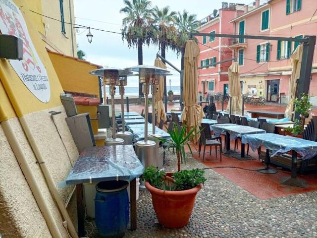Locale Commerciale in vendita a Laigueglia, Liguria