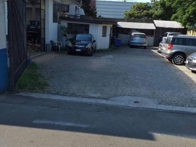 Locale Commerciale in vendita a Lainate, Lombardia