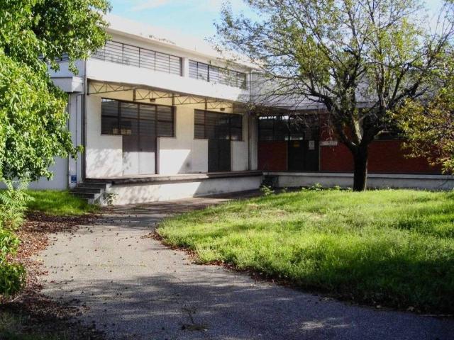 Locale Commerciale in vendita a Lainate, Lombardia