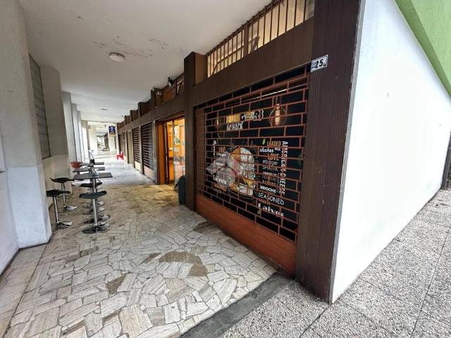 Locale Commerciale in vendita a Überetsch-Unterland - Oltradige-Bassa Atesina, Laives - Leifers