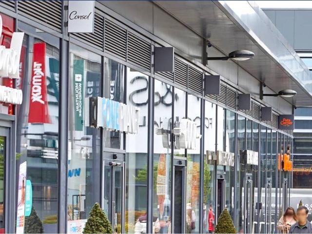 Locale Commerciale in vendita a Lallio, Lombardia