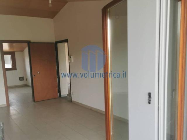 Appartamento in vendita a Lambrugo, Lombardia