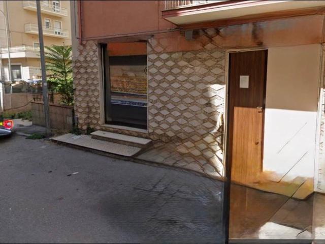 Locale Commerciale in vendita a Calabria, Catanzaro