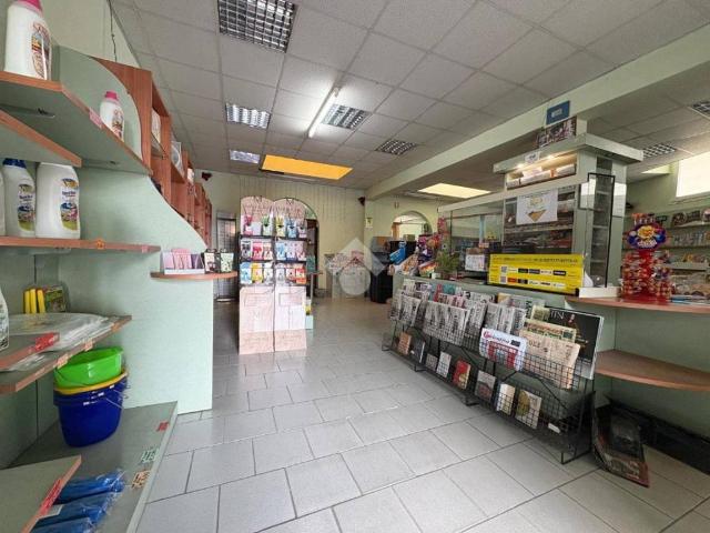 Locale Commerciale in vendita a Unione dei Comuni Circondario dell'Empolese Valdelsa, Lamporecchio