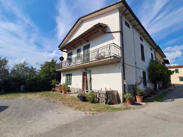 Locale Commerciale in vendita a Porciano, Lamporecchio
