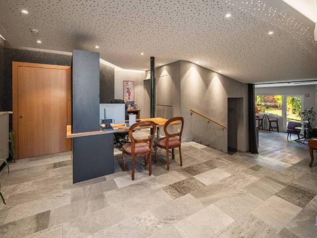 Locale Commerciale in vendita a Burggrafenamt - Burgraviato, Lana
