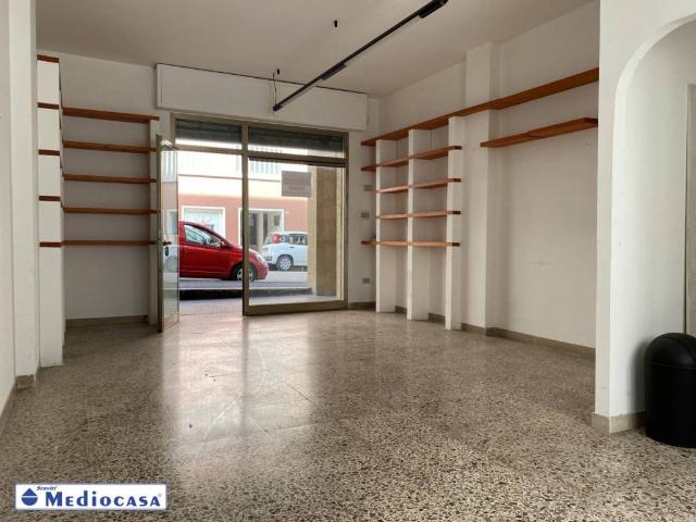 Locale Commerciale in vendita a Quartiere Trento e Trieste, Lanciano