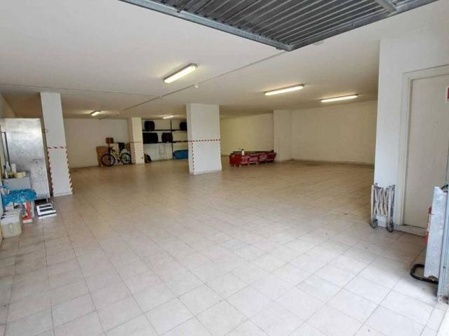 Locale Commerciale in vendita a Iconicella, Lanciano