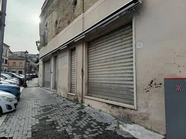 Locale Commerciale in vendita a Civitanova-Sacca, Lanciano
