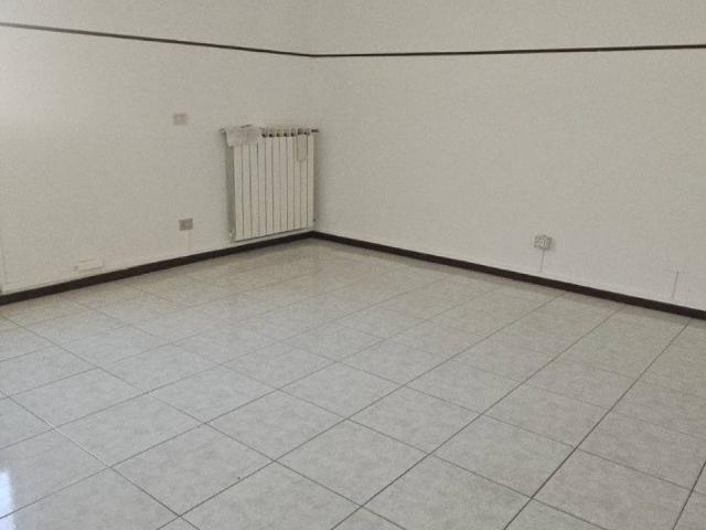 Locale Commerciale in vendita a Marcianese, Lanciano