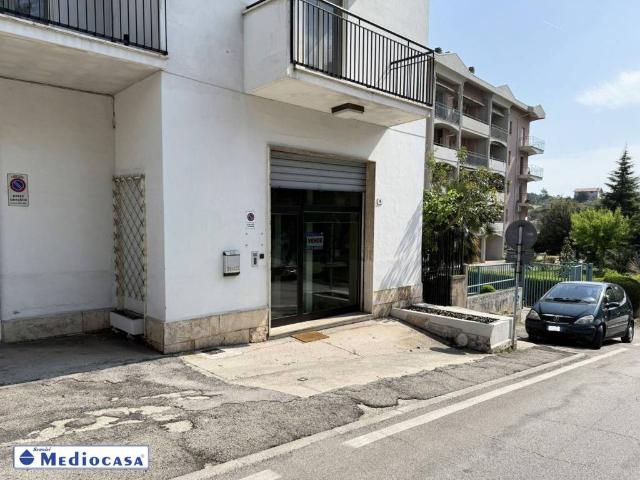 Locale Commerciale in vendita a Sant'Antonio, Lanciano