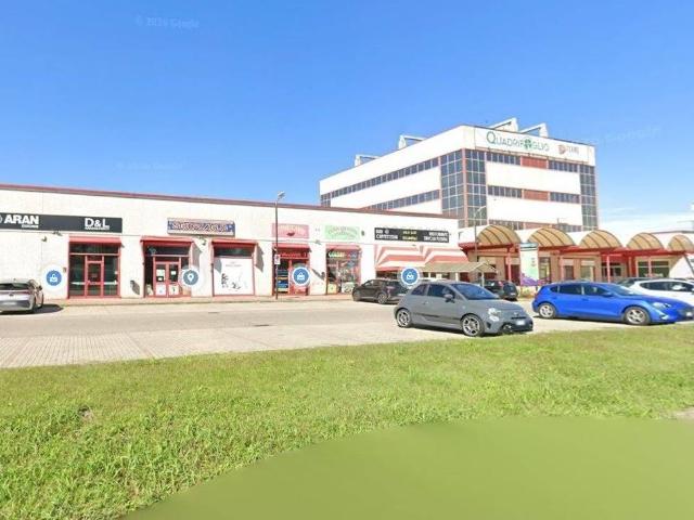 Locale Commerciale in vendita a Casa Cairola, Landriano