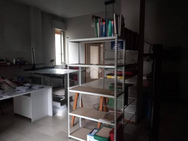 Locale Commerciale in vendita a Mattaleto, Langhirano
