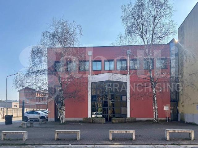 Locale Commerciale in vendita a Langhirano, Reggio Emilia