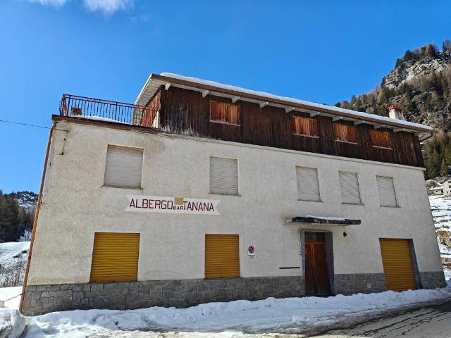 Palazzo in vendita a Lanzada, Lombardia