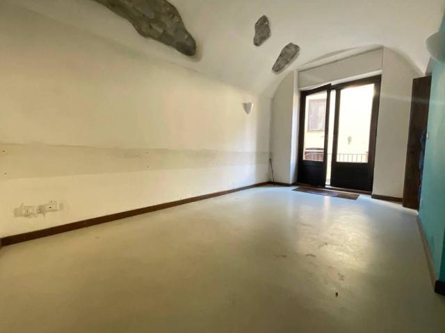 Locale Commerciale in vendita a Unione Montana di Comuni delle Valli di Lanzo, Ceronda e Casternone, Piemonte