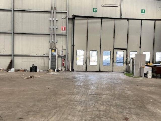 Locale Commerciale in vendita a Cansatessa, Tornimparte