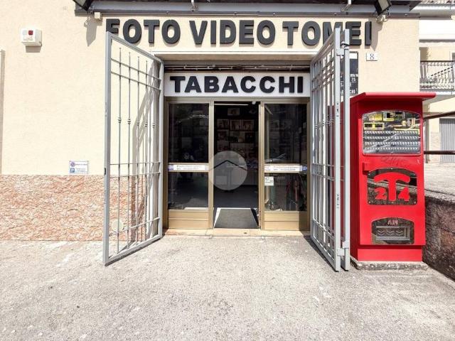 Locale Commerciale in vendita a Santa Barbara, Tornimparte