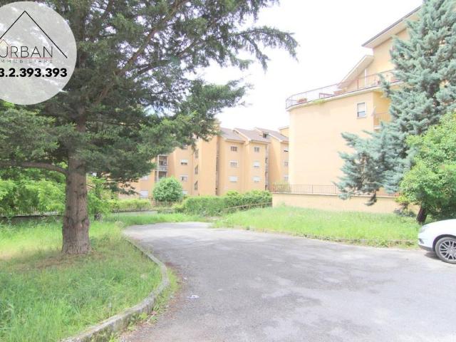 Locale Commerciale in vendita a Tornimparte, Abruzzo
