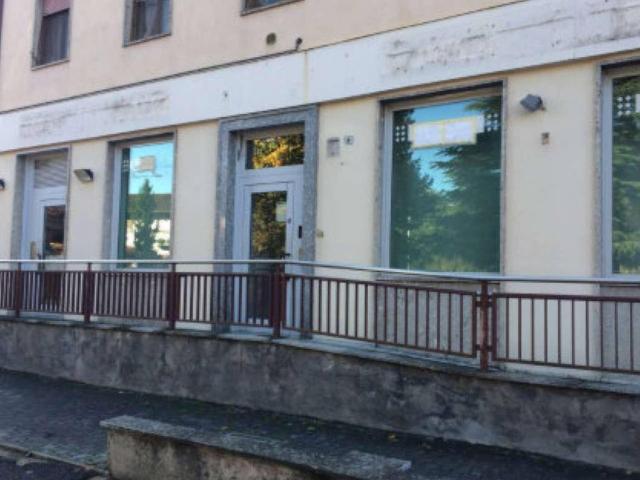 Locale Commerciale in vendita a Lardirago, Lombardia