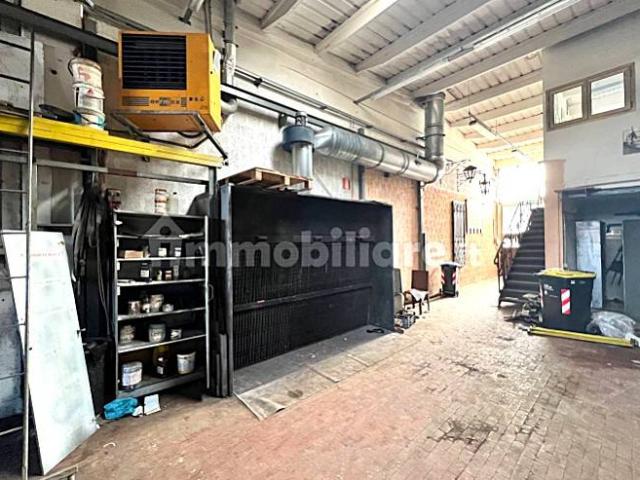 Locale Commerciale in vendita a Lastra A Signa, Toscana