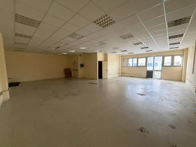Locale Commerciale in vendita a Stagno, Lastra A Signa