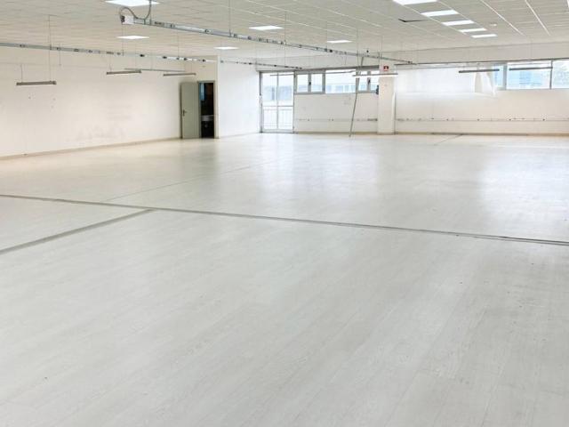 Locale Commerciale in vendita a Stagno, Lastra A Signa