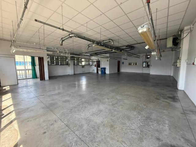 Locale Commerciale in vendita a Stagno, Lastra A Signa