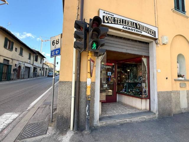 Locale Commerciale in vendita a San Martino a Gangalandi, Lastra A Signa