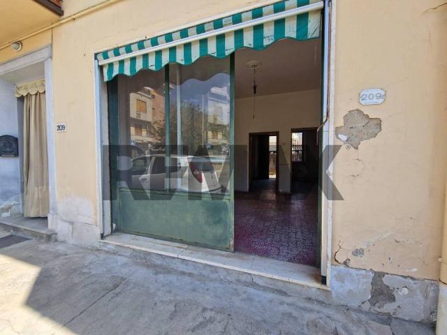 Locale Commerciale in vendita a Stagno, Lastra A Signa