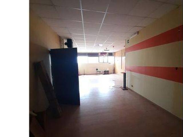 Locale Commerciale in vendita a Stagno, Lastra A Signa