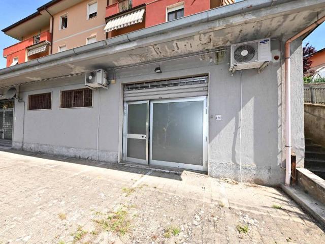 Locale Commerciale in vendita a Laterina Pergine Valdarno, Laterina