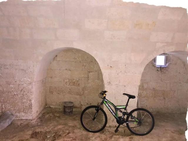 Locale Commerciale in vendita a Puglia, Taranto