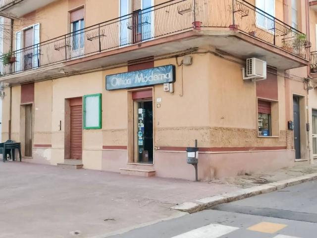 Locale Commerciale in vendita a Latiano