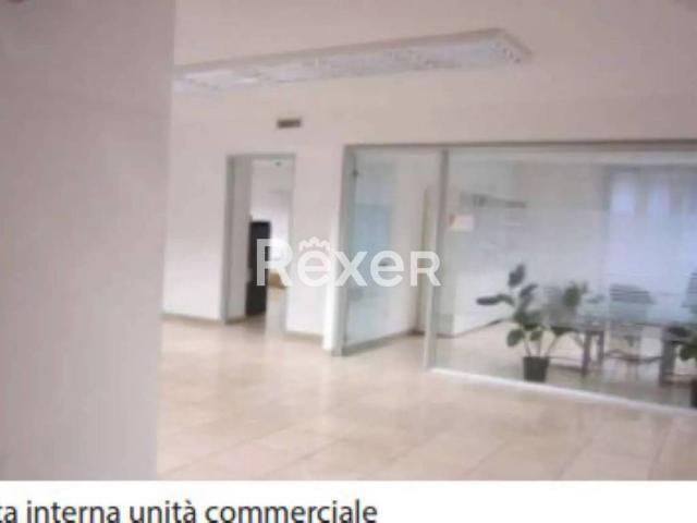 Locale Commerciale in vendita a Puglia, Brindisi