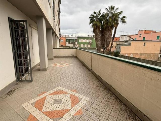 Locale Commerciale in vendita a Nicolosi, Latina